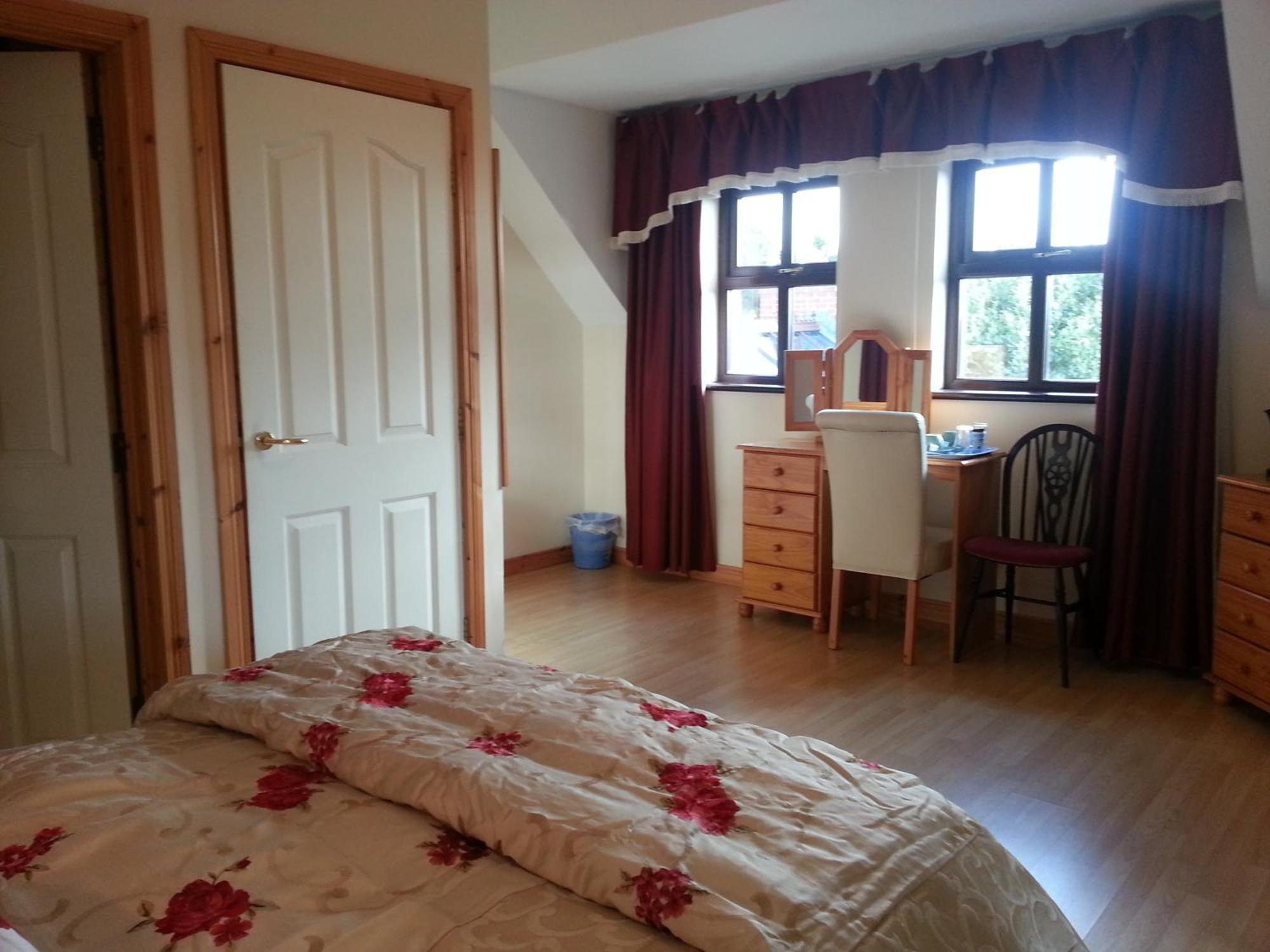 Glenmore House Балликасл Номер фото